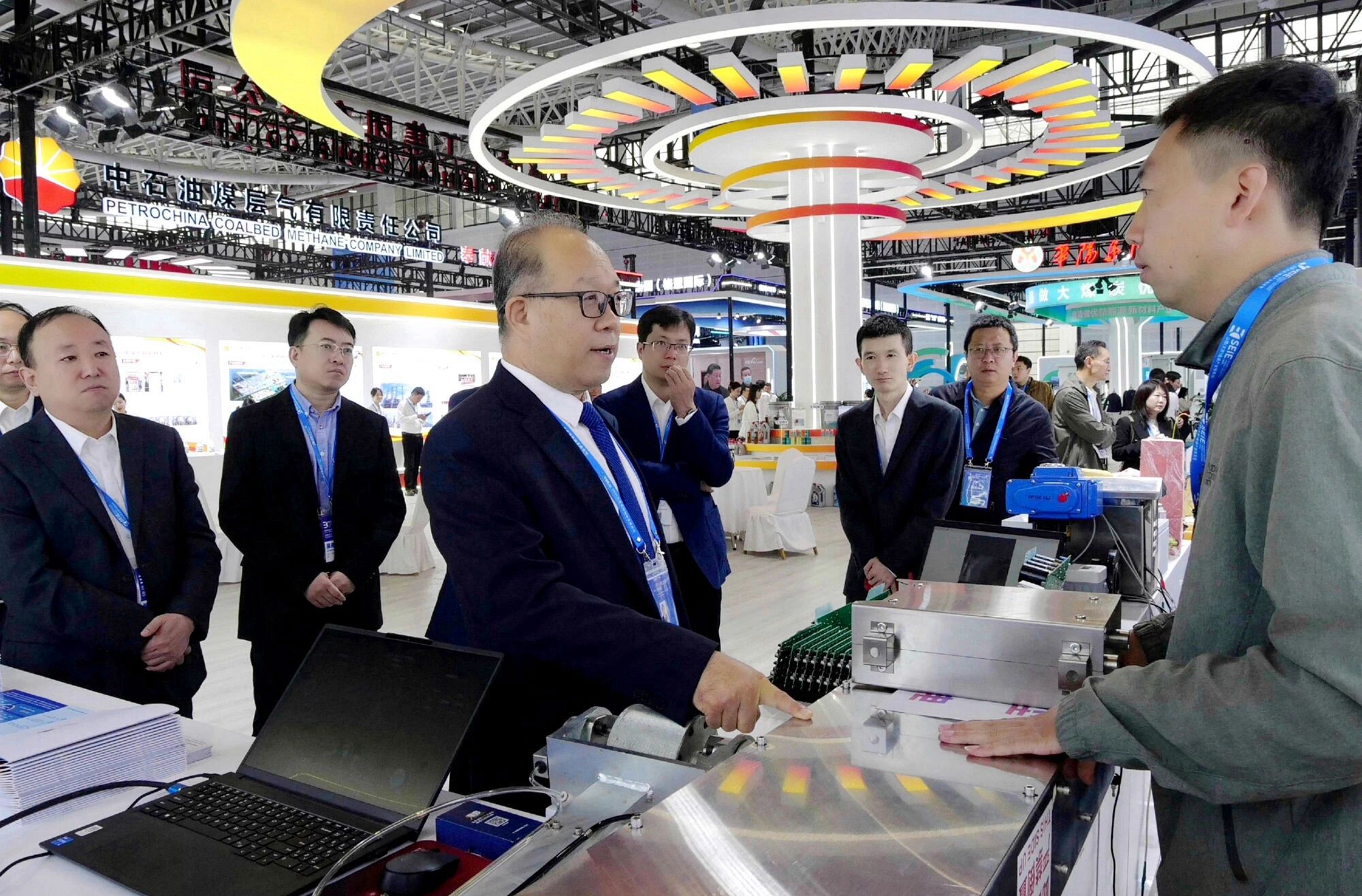 91传媒
参加2025年山西（太原）能源产业博览会 王志清巡视91传媒
展厅